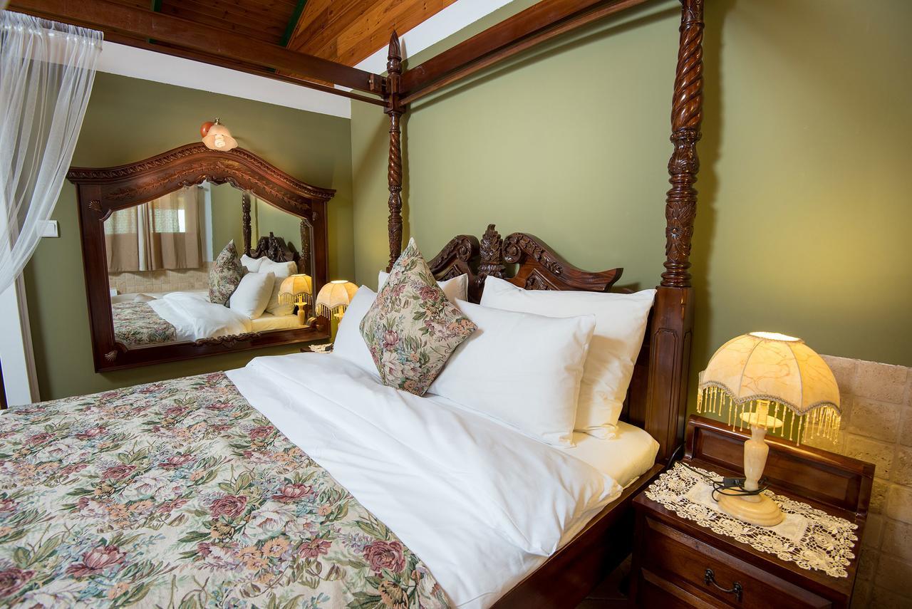 Lodge Out Of Africa *